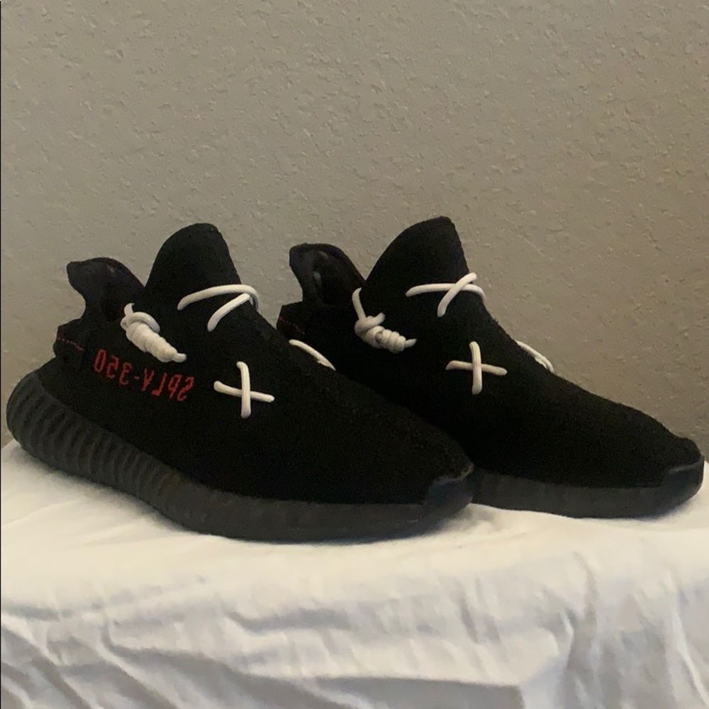 Yeezy 350 v2 ‘Bred’ reps
